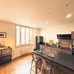 Spacieux F2 Refait à neuf dans un esprit loft