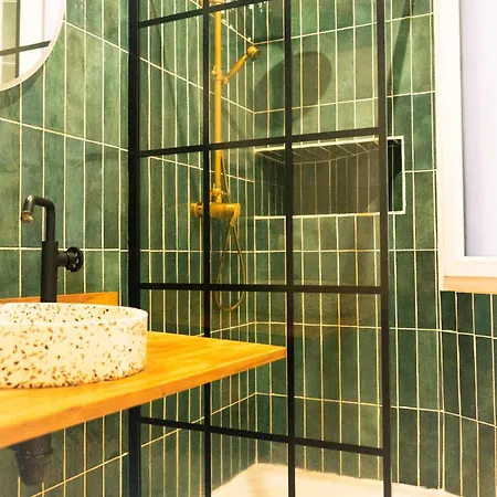Appartement Spacieux F2 Refait A Neuf Dans Un Esprit Loft *